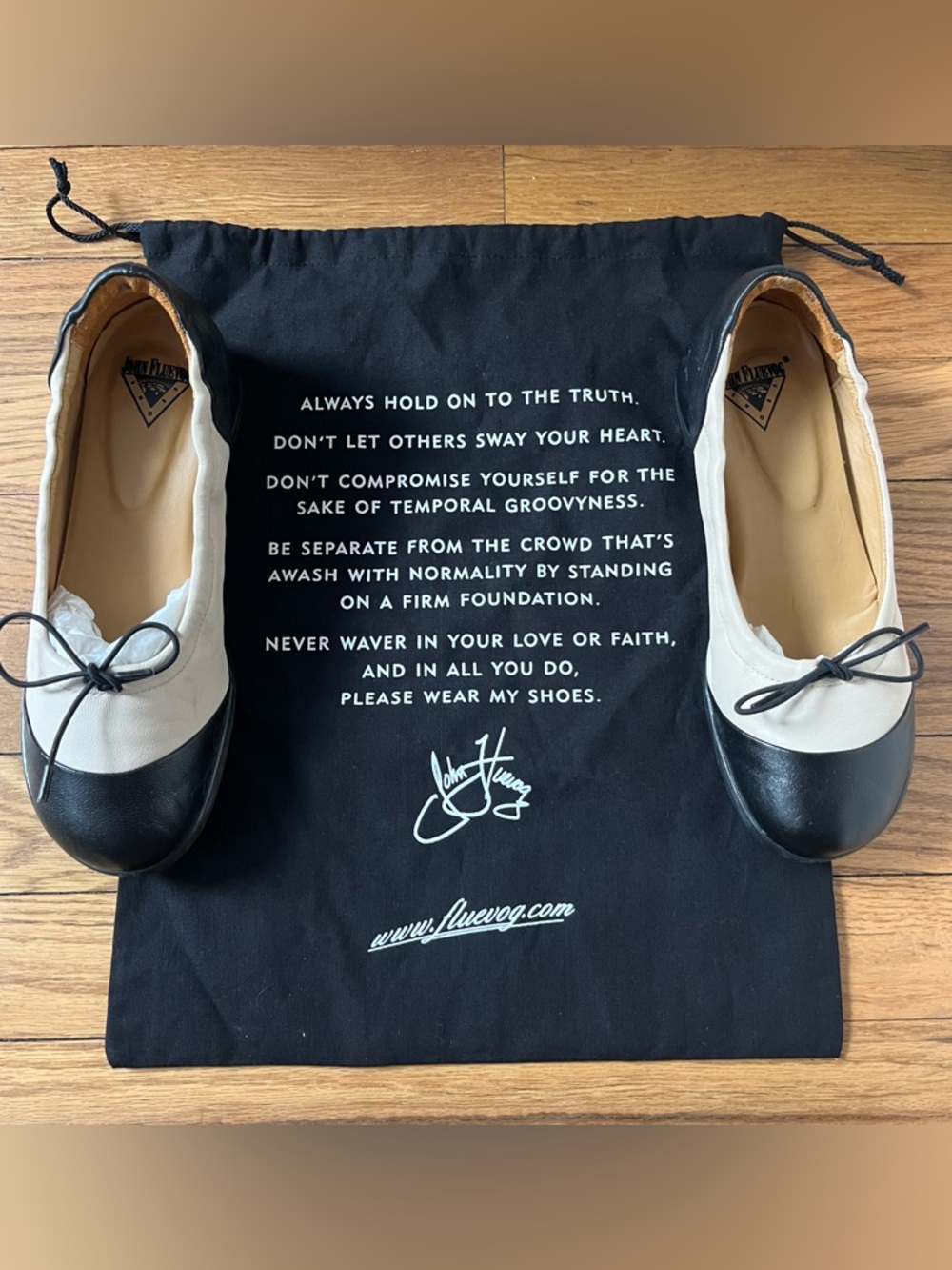 NWOT - John Fleuvog LAURENE Comfy Flats Size 6